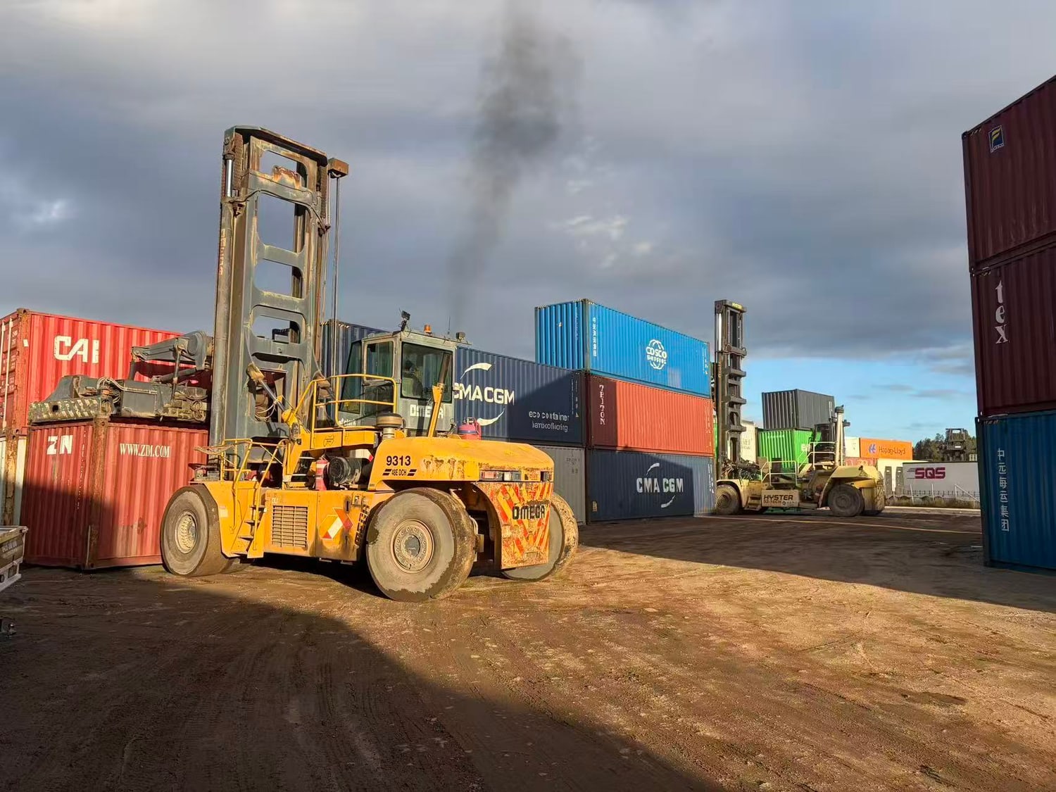 Container handling equipment at the Lytton yard